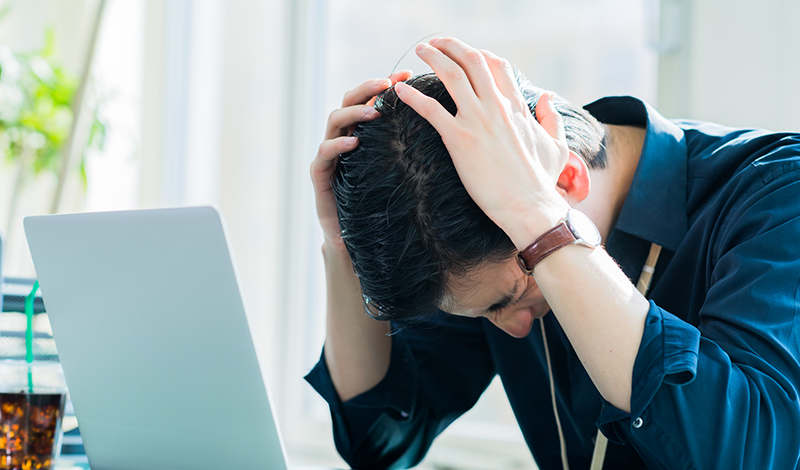 ストレスを抱える男性