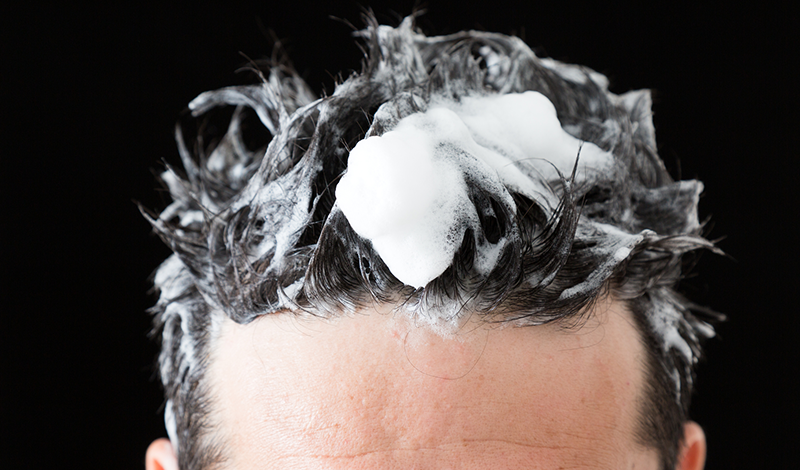 シャンプーがついた髪の毛