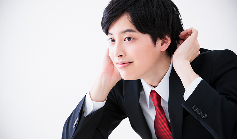 スタイリングする男性