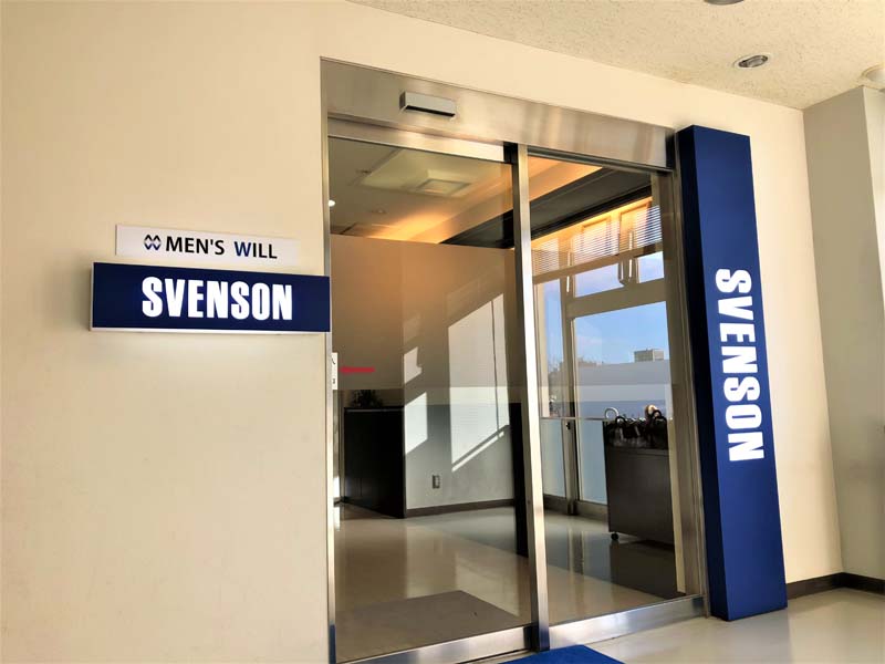 スヴェンソン 上野スタジオの入り口