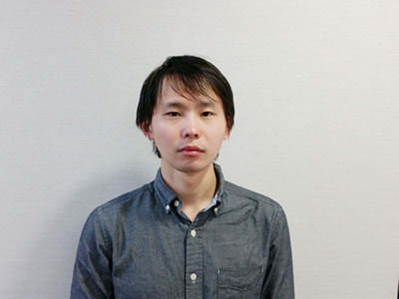 薄毛が気になっているという男性、Yさんの写真