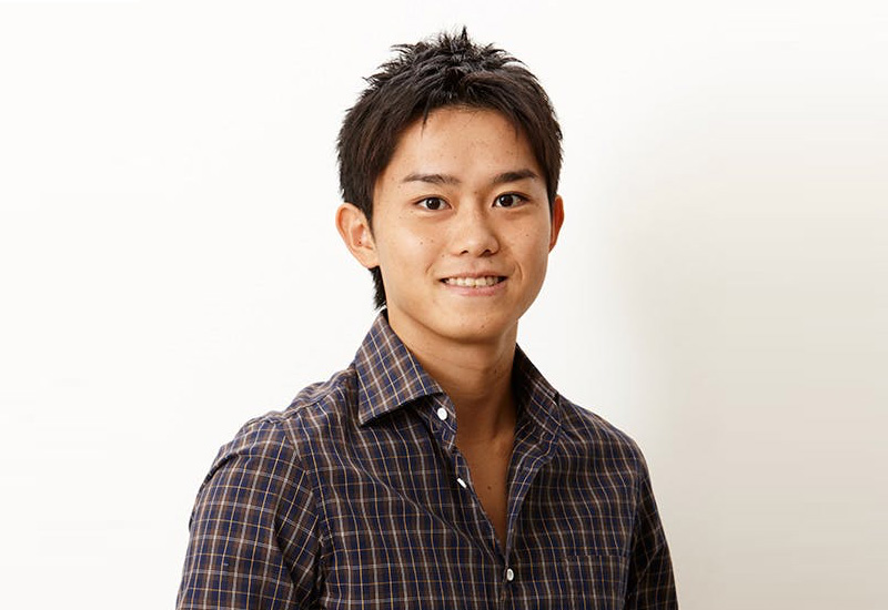 デザインカット-クールでフレッシュなアップバングショート