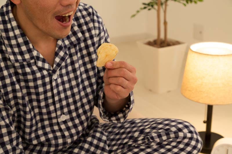 乱れた生活習慣のイメージ画像