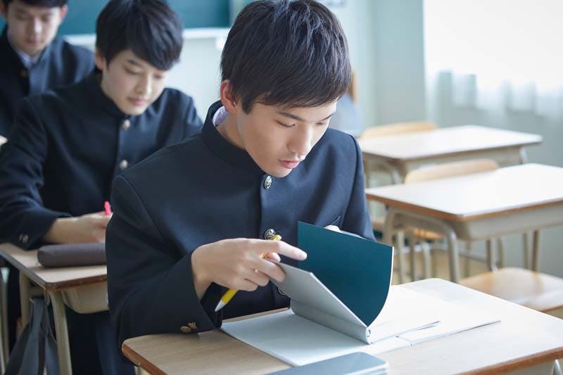 10代の男子高校生のイメージ画像