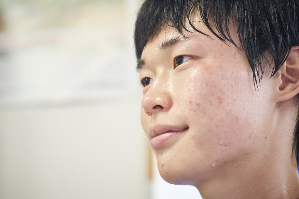 真っ直ぐ眼差しを向ける藤本珠輝選手