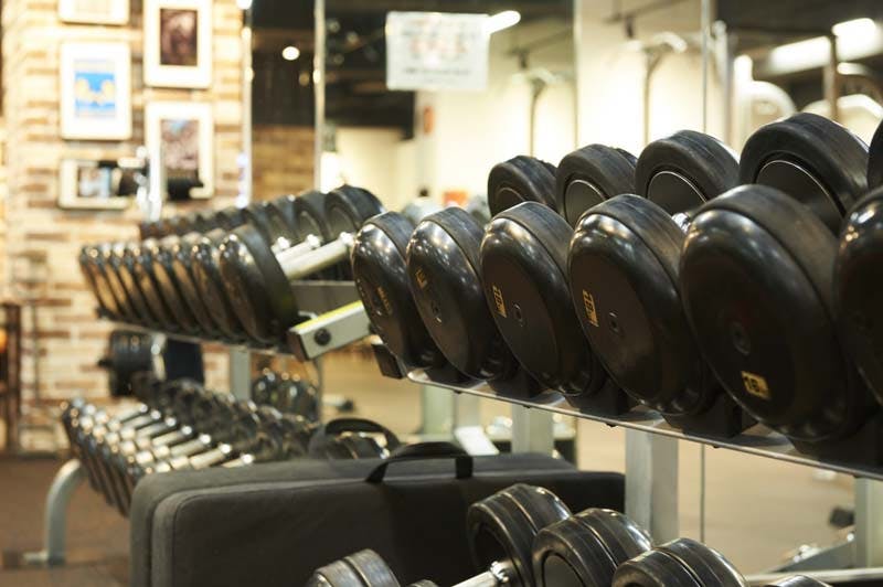 筋トレができるスポーツジムのイメージ画像