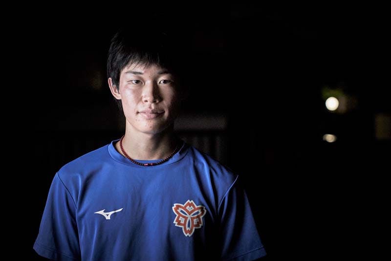 「責任と重圧」を感じさせる、真剣なまなざしの藤本珠輝選手