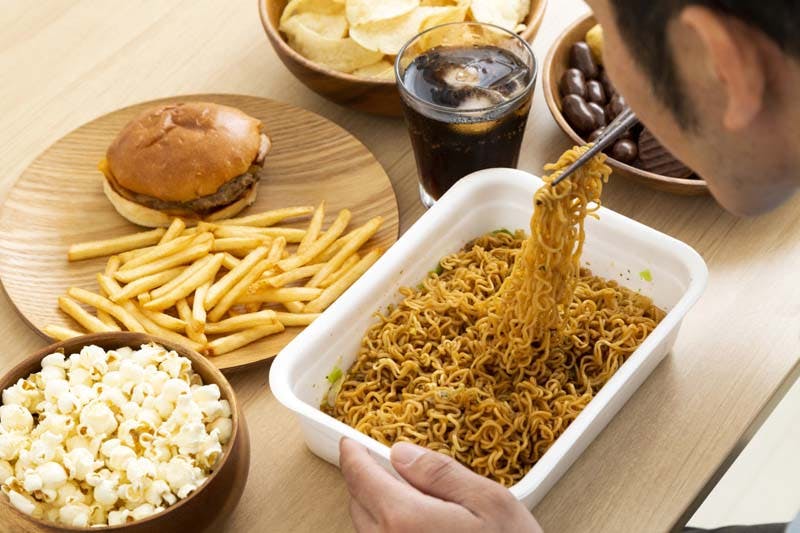 不健康な食事のイメージ画像