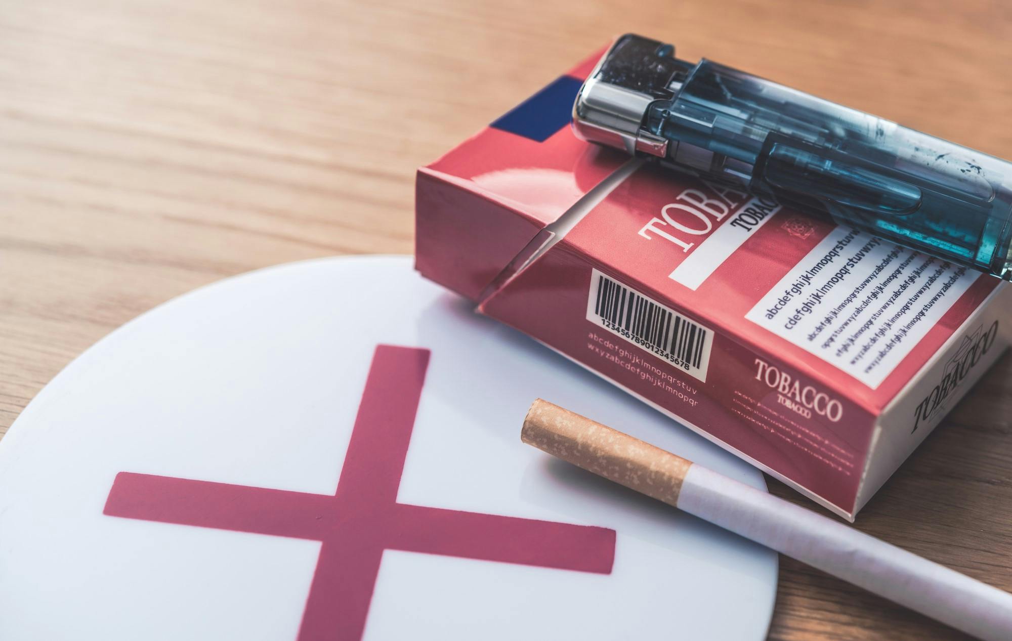 タバコと✕のプラカード