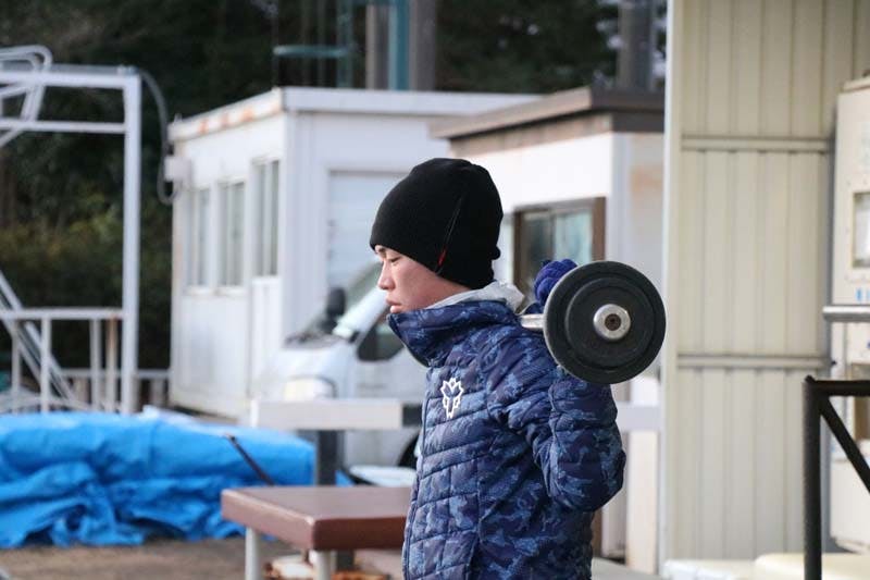 トレーニングする日本体育大学・藤本珠輝選手