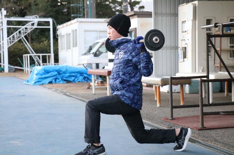 トレーニングする日本体育大学・藤本珠輝選手の姿