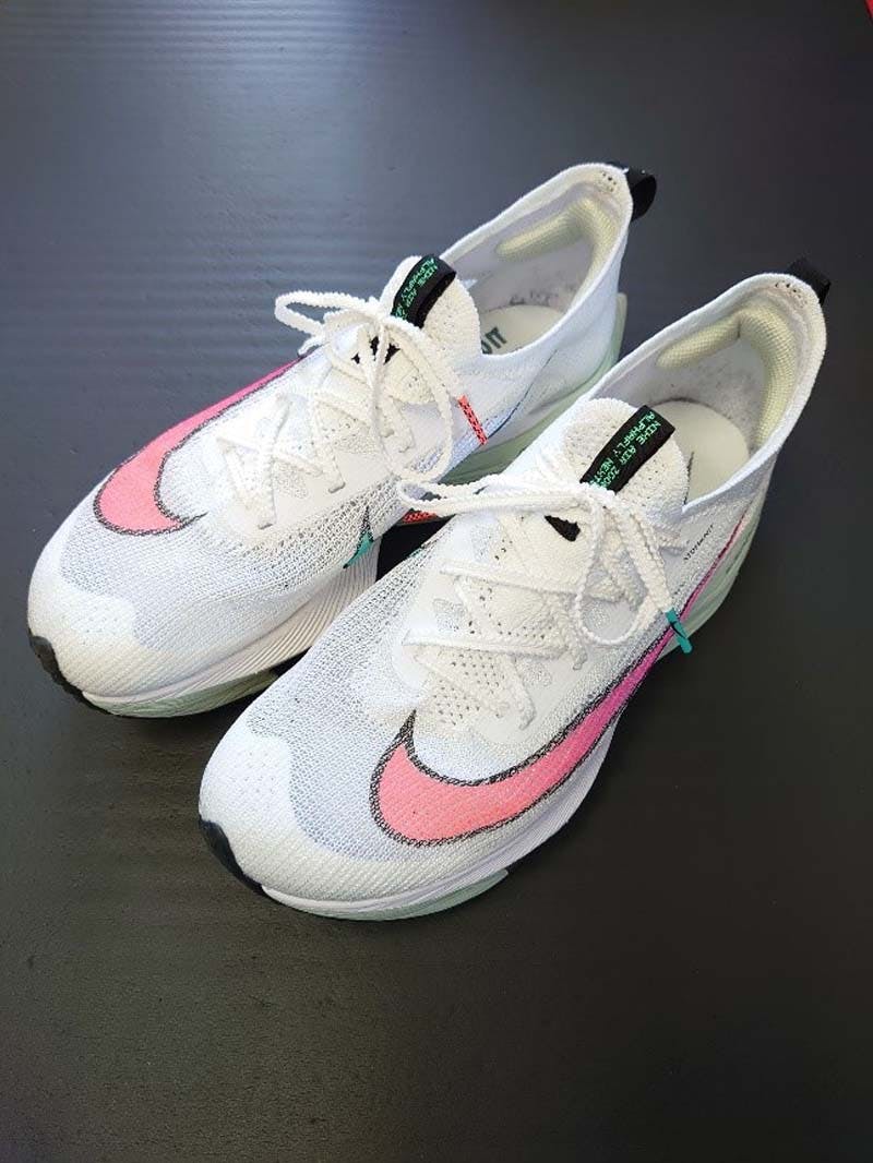 ランニングシューズ