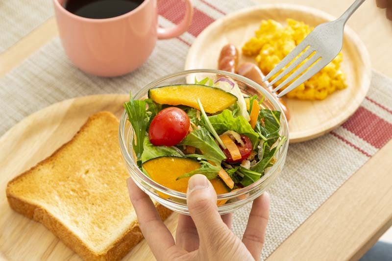 栄養バランスの取れた食事のイメージ画像