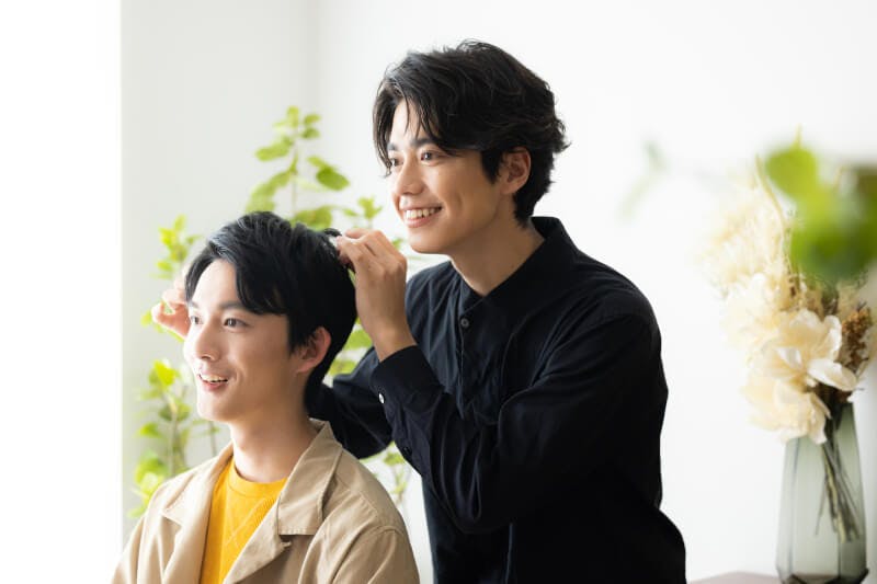 美容室でセットしてもらった男性