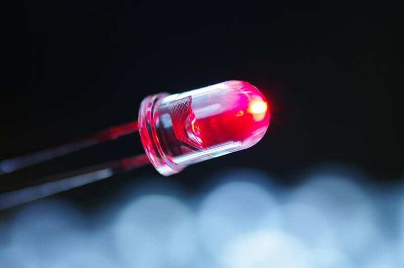 赤色発光ダイオード(LED)を拡大表示したイメージ01